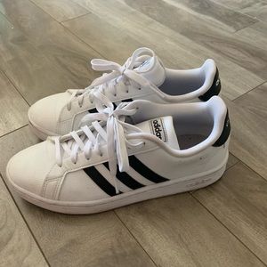 Adidas Sneakers